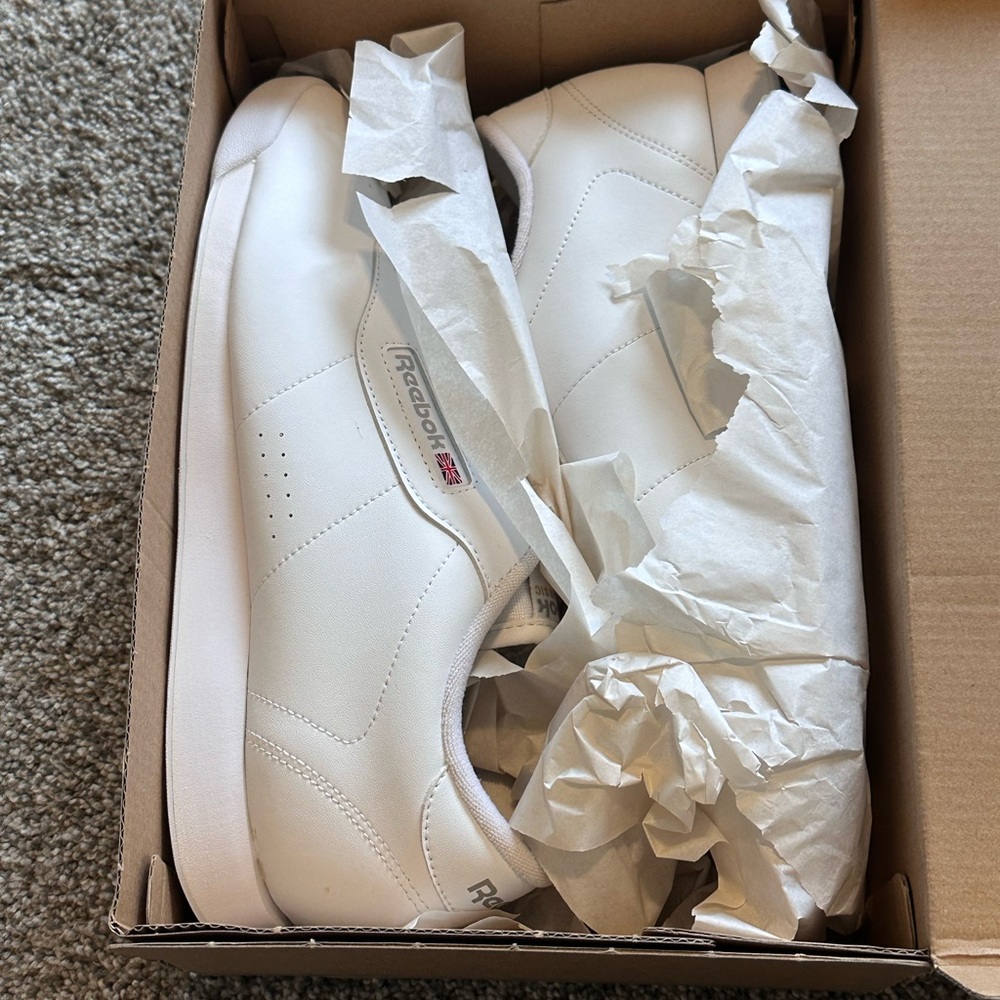 Reebok White Leather Women's Classic Sneakers - Picture 9 of 11